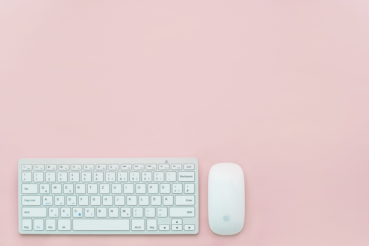 keyboard, mouse, pink background-2303849.jpg